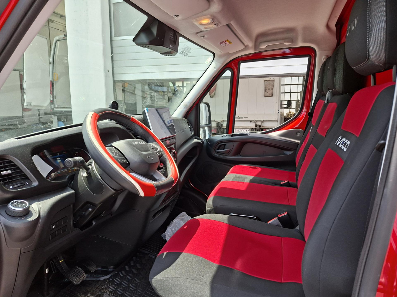 IVECO Daily 35C21HA8/P - Tovornjak-šasija: slika 5 IVECO Daily 35C21HA8/P - Tovornjak-šasija: slika 5