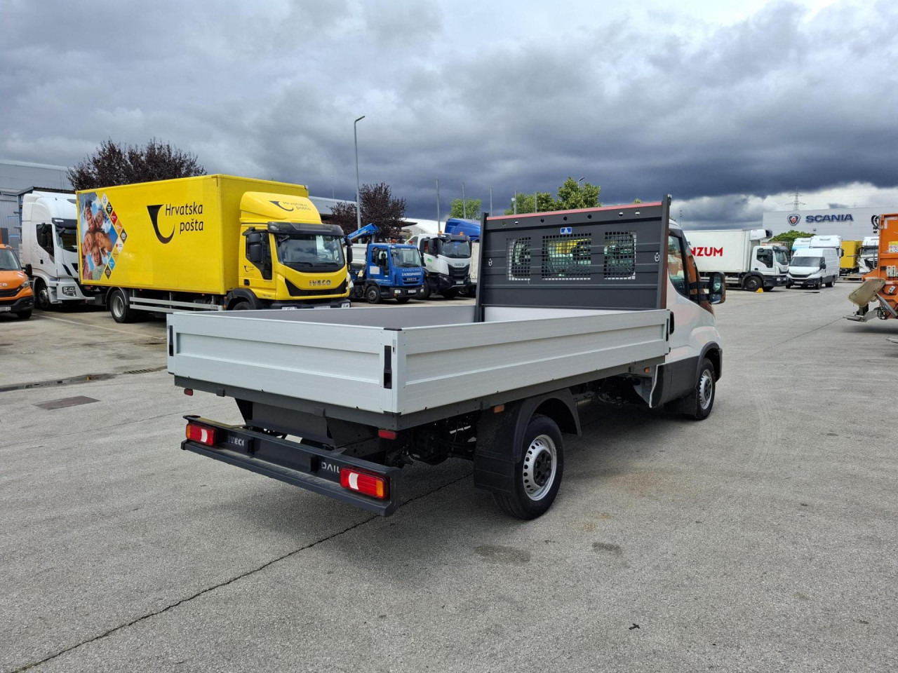 IVECO Daily 35S16 - Furgon: slika 4 IVECO Daily 35S16 - Furgon: slika 4