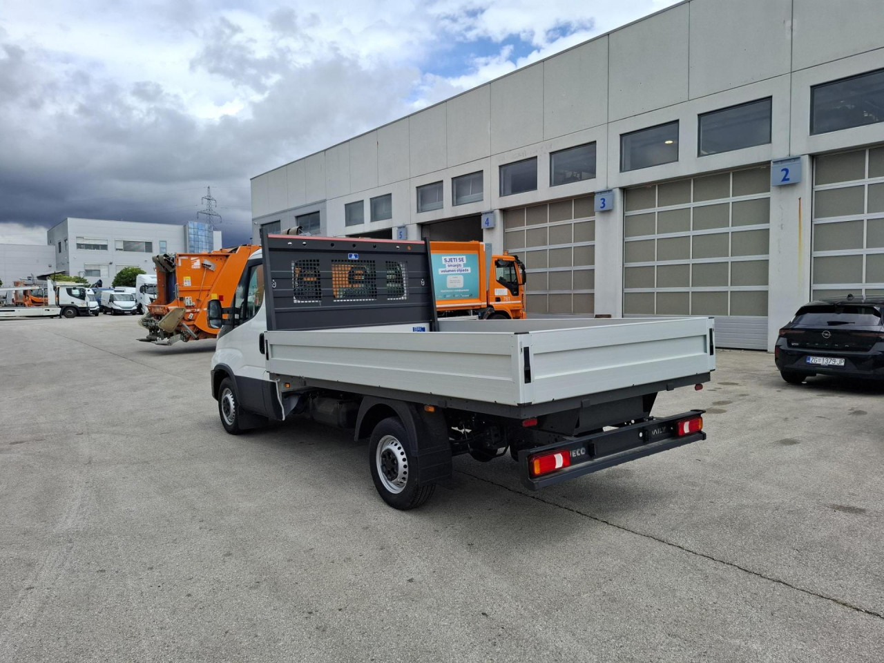 IVECO Daily 35S16 - Furgon: slika 3 IVECO Daily 35S16 - Furgon: slika 3