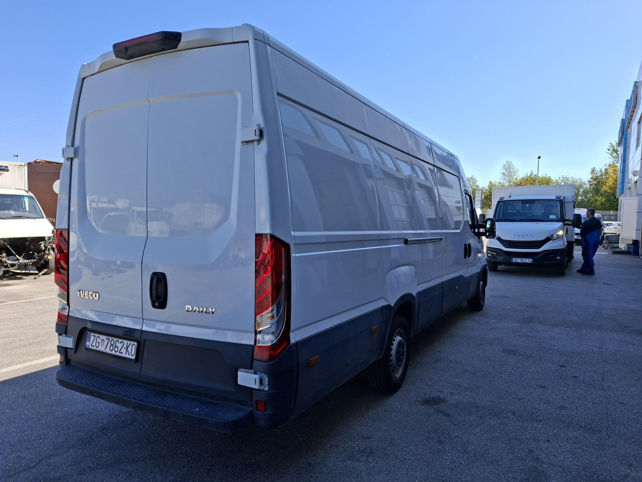 IVECO Daily 35S16V - Potniški kombi: slika 4 IVECO Daily 35S16V - Potniški kombi: slika 4