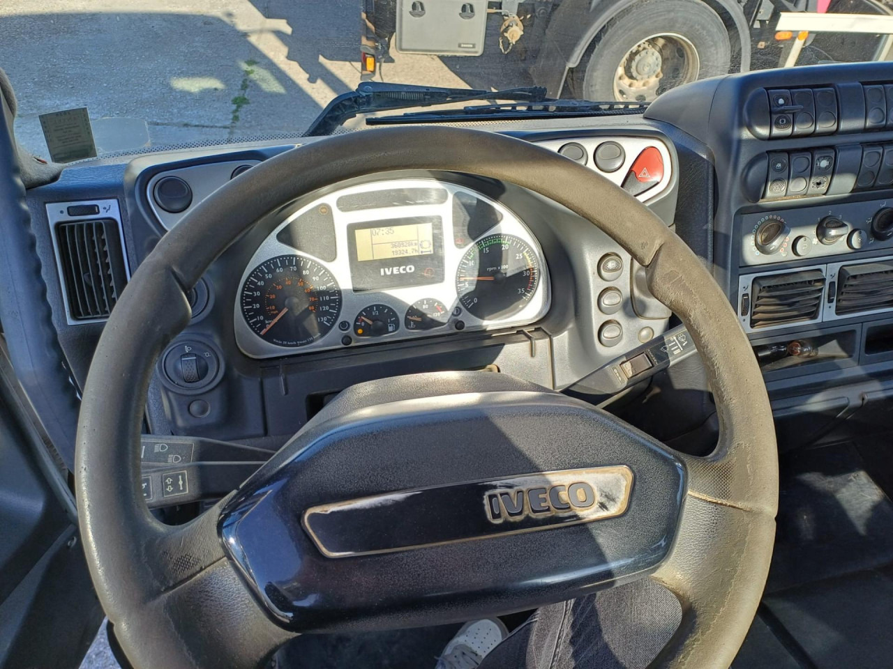 IVECO Daily Eurocargo ML180E28/P - Tovornjak prekucnik: slika 4 IVECO Daily Eurocargo ML180E28/P - Tovornjak prekucnik: slika 4