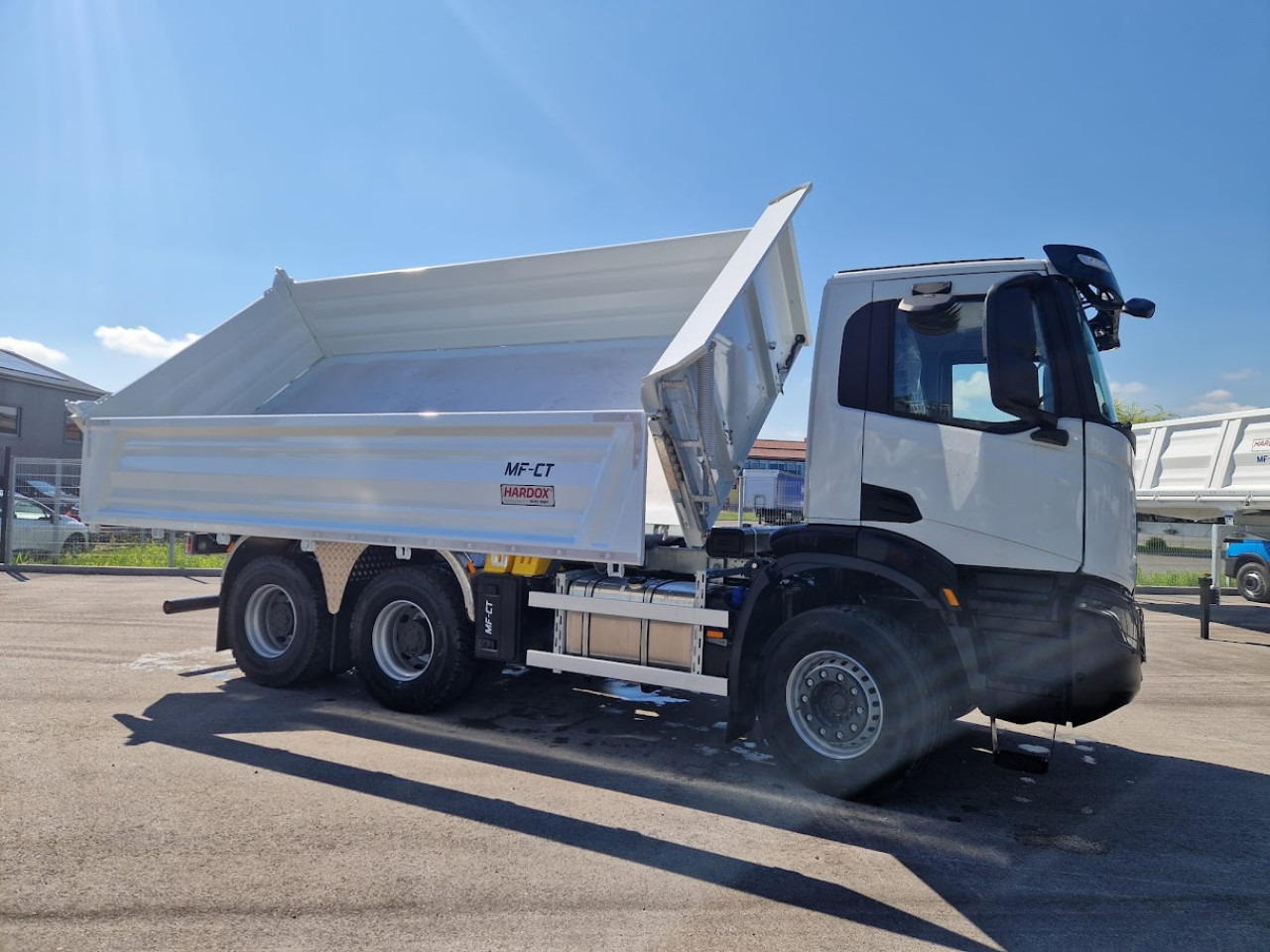 IVECO T-WAY AD380T45 - Dostavno vozilo prekucnik: slika 5 IVECO T-WAY AD380T45 - Dostavno vozilo prekucnik: slika 5