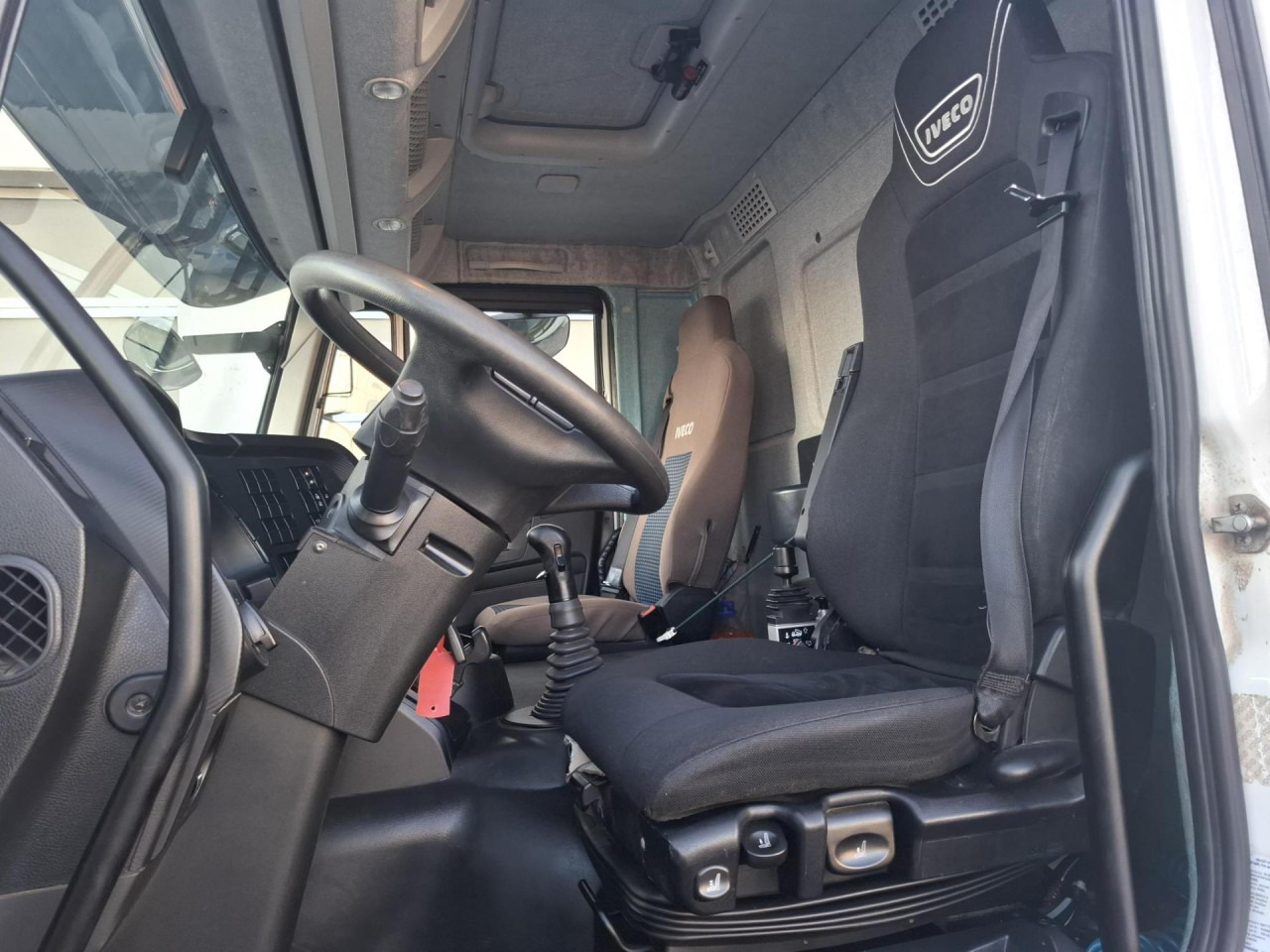 IVECO Trakker AD410T50 - Tovornjak prekucnik: slika 2 IVECO Trakker AD410T50 - Tovornjak prekucnik: slika 2