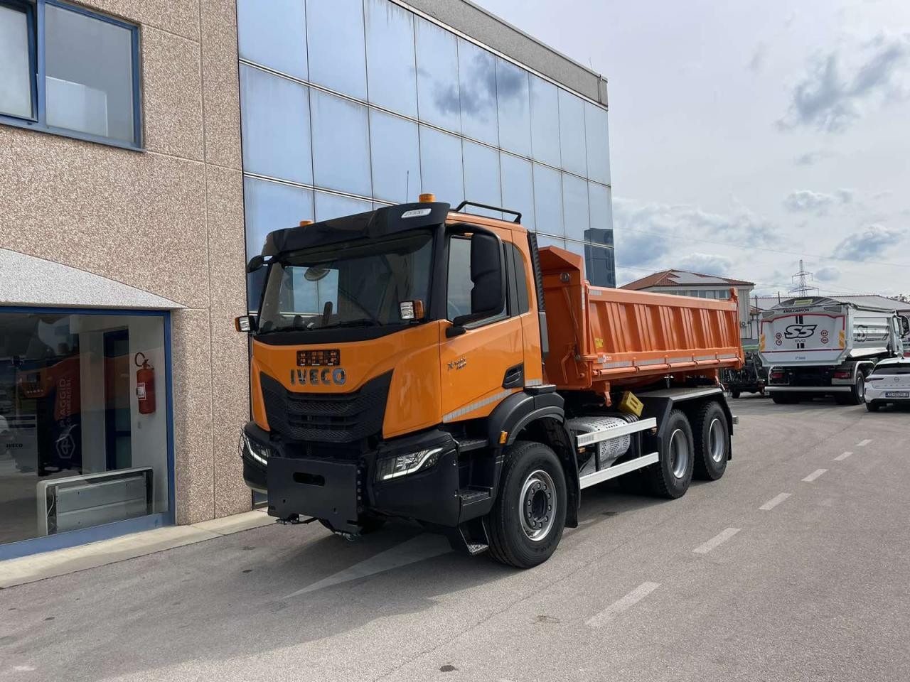 IVECO X-Way AD300X46Z HR OFF - Dostavno vozilo prekucnik: slika 2 IVECO X-Way AD300X46Z HR OFF - Dostavno vozilo prekucnik: slika 2