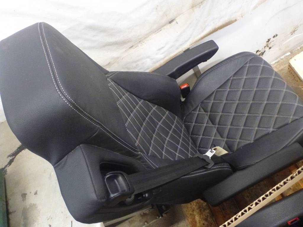 Mercedes-Benz Actros  - Kabina za Tovornjak: slika 3 Mercedes-Benz Actros  - Kabina za Tovornjak: slika 3