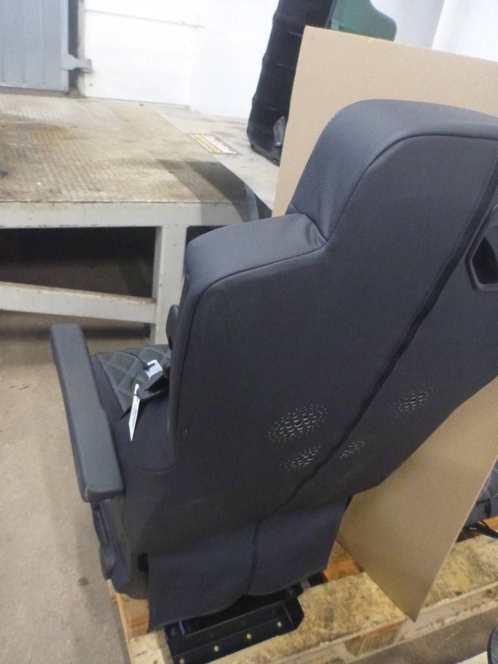 Mercedes-Benz Actros  - Kabina za Tovornjak: slika 2 Mercedes-Benz Actros  - Kabina za Tovornjak: slika 2