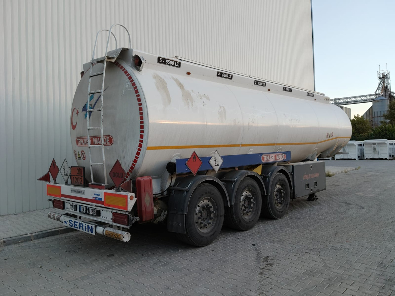 SERIN SECOND HAND - Polprikolica cisterna: slika 5 SERIN SECOND HAND - Polprikolica cisterna: slika 5