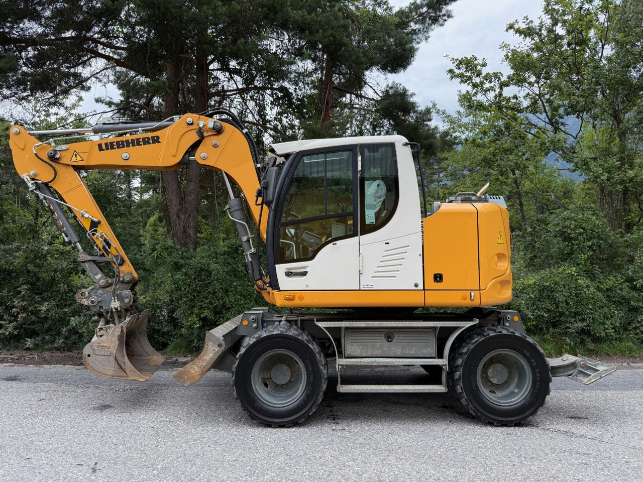 Liebherr A910 Compact Litronic,4 Schaufeln,Schnellwechsle - Bager na kolesih: slika 1 Liebherr A910 Compact Litronic,4 Schaufeln,Schnellwechsle - Bager na kolesih: slika 1