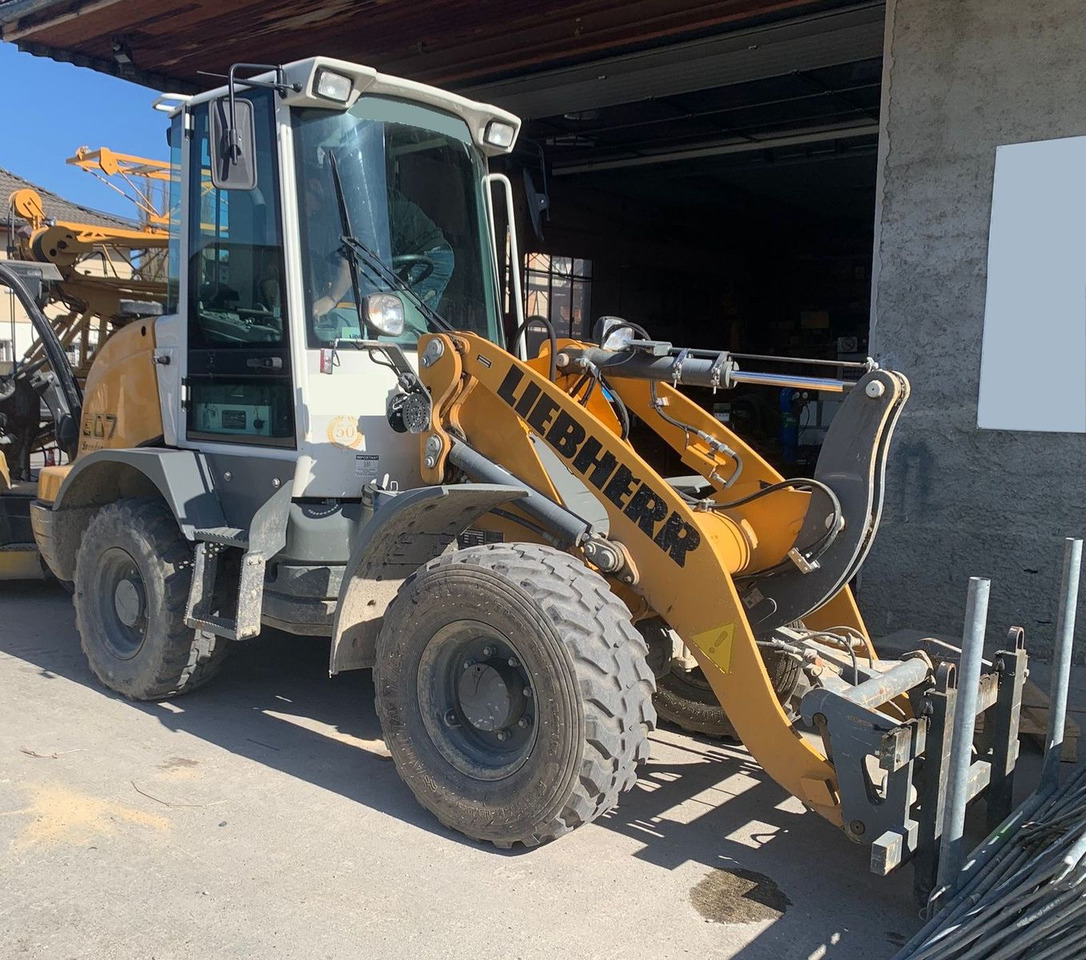 Liebherr L507, Gabel+Schaufel, ONLY 850hours - Kolesni nakladalec: slika 2 Liebherr L507, Gabel+Schaufel, ONLY 850hours - Kolesni nakladalec: slika 2