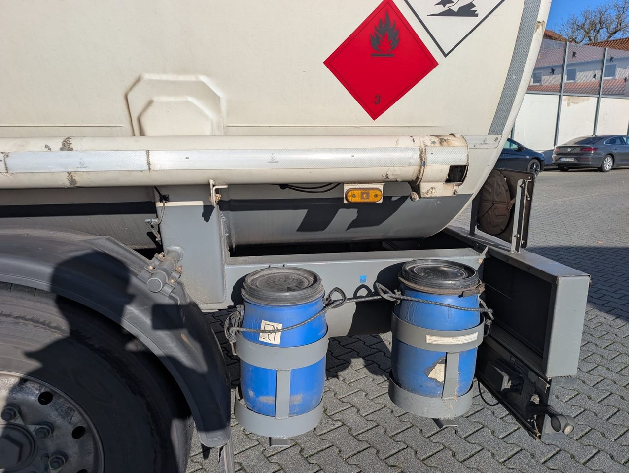 ROHR Hendricks Rohr, ADR, Diesel/Benzin 5 Kammern - Polprikolica cisterna: slika 5 ROHR Hendricks Rohr, ADR, Diesel/Benzin 5 Kammern - Polprikolica cisterna: slika 5