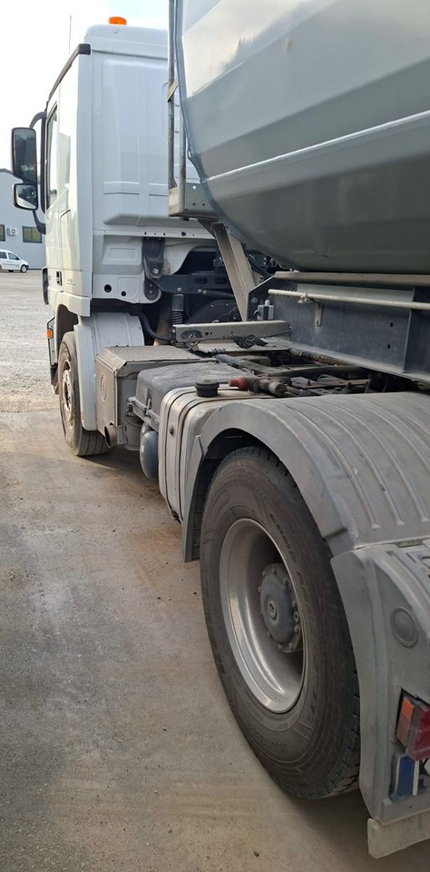 Mercedes-Benz Actros 1844 4x2, MP3, Euro 5 - Vlačilec: slika 4 Mercedes-Benz Actros 1844 4x2, MP3, Euro 5 - Vlačilec: slika 4