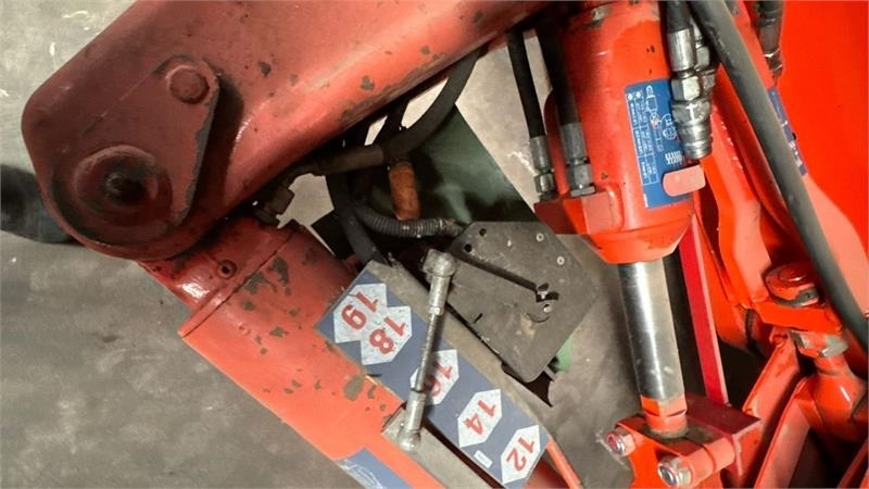 Kuhn Vari Master 183 6 Furet 183 - Plug: slika 3 Kuhn Vari Master 183 6 Furet 183 - Plug: slika 3