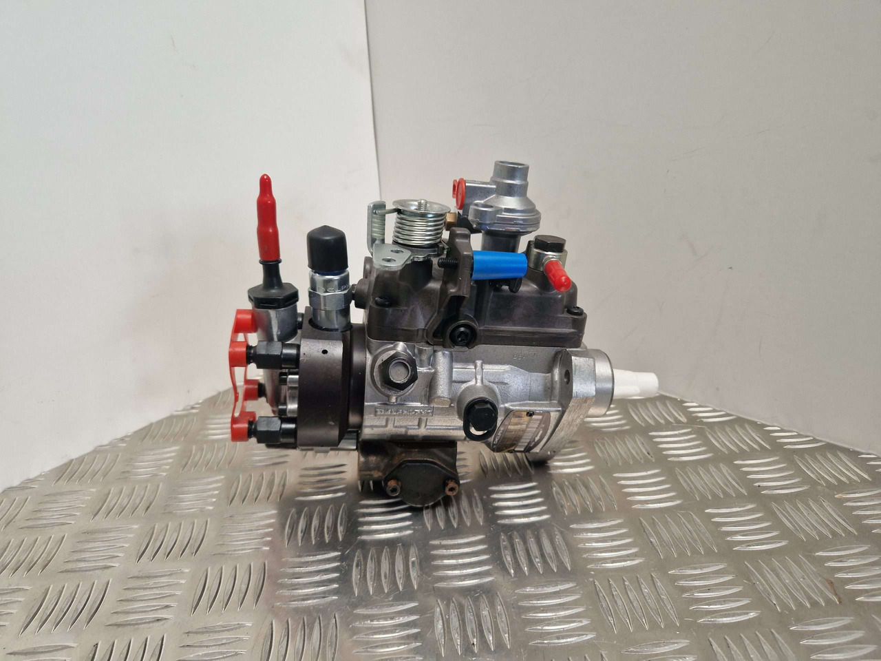 320/06936 12V injection pump 9520A891G Delphi - Motor in deli za Gradbeni stroj: slika 1 320/06936 12V injection pump 9520A891G Delphi - Motor in deli za Gradbeni stroj: slika 1
