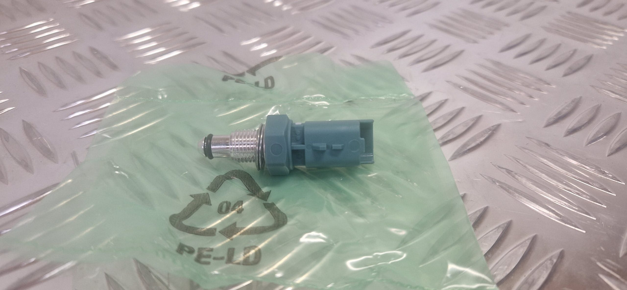 Delphi CR Temperature Sensor - Motor in deli za Gradbeni stroj: slika 1 Delphi CR Temperature Sensor - Motor in deli za Gradbeni stroj: slika 1