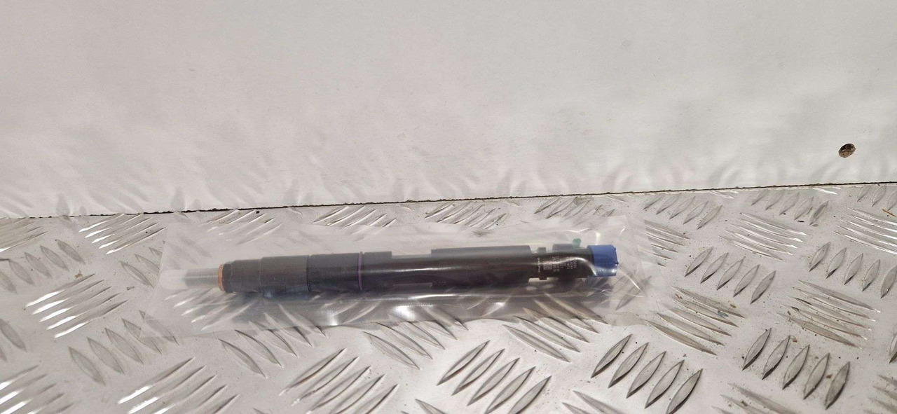 JCB 320/06827 fuel injector Delphi injector 28229876 68kw – 93kw - Motor in deli za Gradbeni stroj: slika 2 JCB 320/06827 fuel injector Delphi injector 28229876 68kw – 93kw - Motor in deli za Gradbeni stroj: slika 2