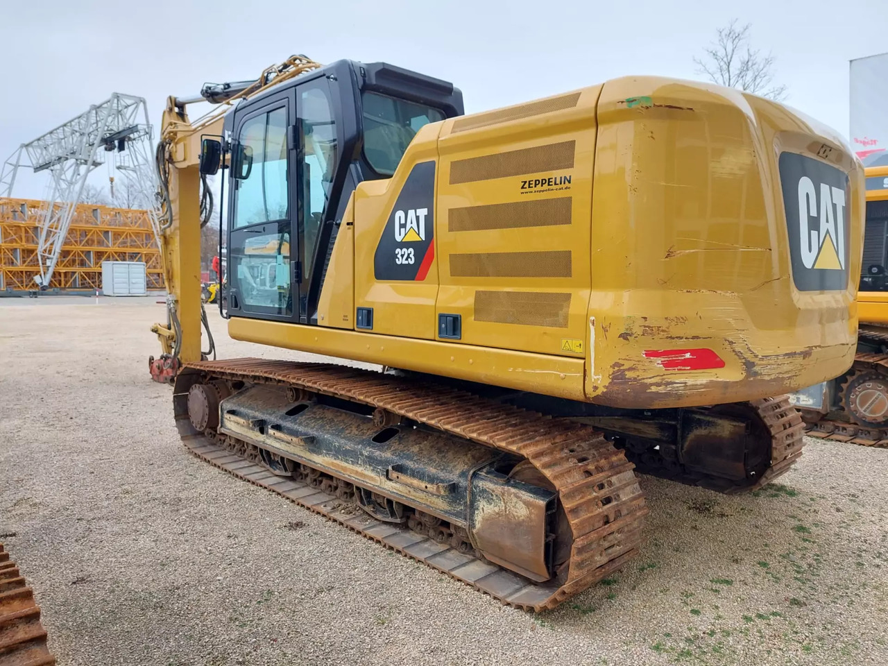 2019 Caterpillar 323 - Bager goseničar: slika 4 2019 Caterpillar 323 - Bager goseničar: slika 4