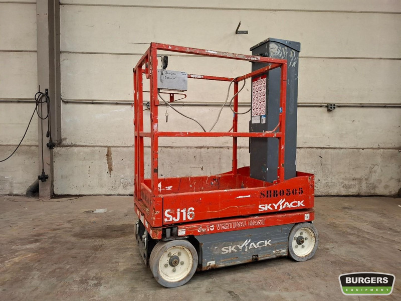 Skyjack SJ16 - Vertikalni dvižni teleskop: slika 1 Skyjack SJ16 - Vertikalni dvižni teleskop: slika 1