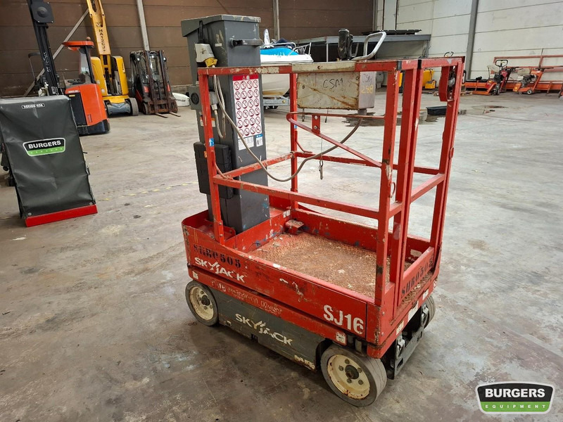 Skyjack SJ16 - Vertikalni dvižni teleskop: slika 2 Skyjack SJ16 - Vertikalni dvižni teleskop: slika 2