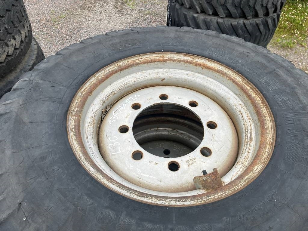 Michelin 335/80-20 till Volvo L30 Zettelmeyer - Guma za Gradbeni stroj: slika 4 Michelin 335/80-20 till Volvo L30 Zettelmeyer - Guma za Gradbeni stroj: slika 4