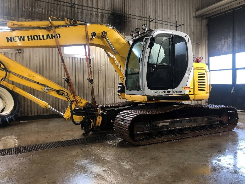 New Holland Kobelco E135SR dismantled: only spare parts - Bager goseničar: slika 4 New Holland Kobelco E135SR dismantled: only spare parts - Bager goseničar: slika 4