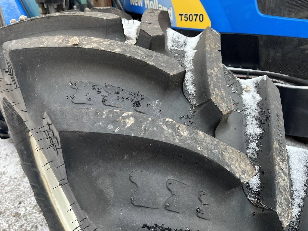 New Holland T 5070 Dismantled. Only spare parts - Traktor: slika 3 New Holland T 5070 Dismantled. Only spare parts - Traktor: slika 3