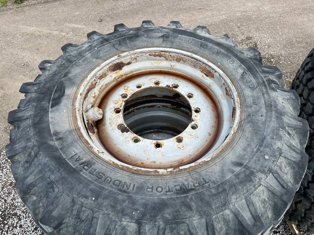 Nokian Industrial 18,4 B 30 Huddig 860 D - Kompletno kolo: slika 3 Nokian Industrial 18,4 B 30 Huddig 860 D - Kompletno kolo: slika 3