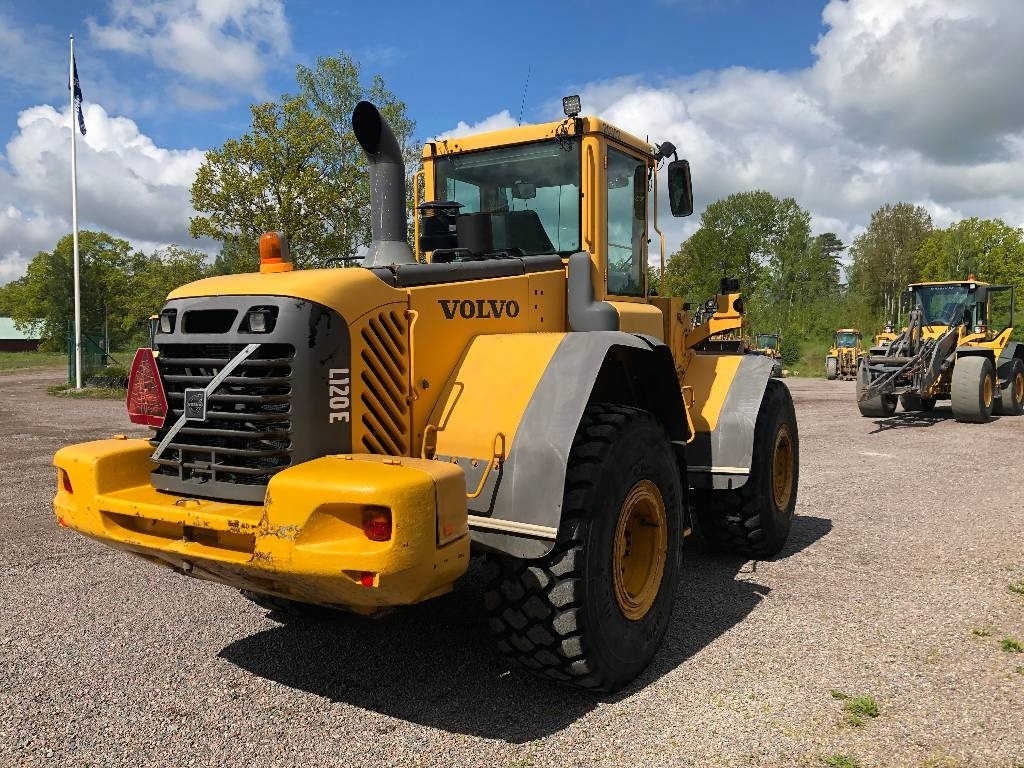 Volvo L 120 E Dismantled: only spare parts - Kolesni nakladalec: slika 2 Volvo L 120 E Dismantled: only spare parts - Kolesni nakladalec: slika 2