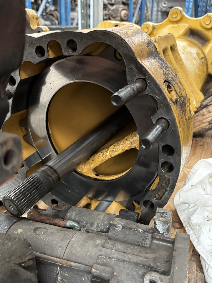 CAT CARRARO 641500 10637 Obudowa Mostu Pochwa Prawa Lewa - Os in deli za Kmetijski stroj: slika 4 CAT CARRARO 641500 10637 Obudowa Mostu Pochwa Prawa Lewa - Os in deli za Kmetijski stroj: slika 4