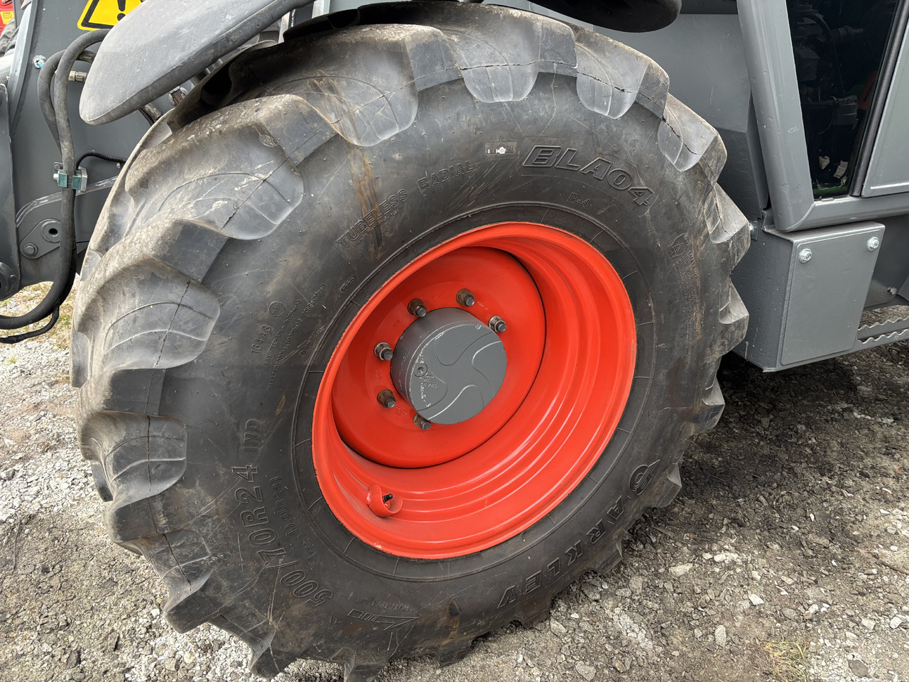 CLAAS Scorpion FELGA DW16Lx24 DW 16 L x 24 16x24 8 szpilek - Platišče za Kmetijski stroj: slika 1 CLAAS Scorpion FELGA DW16Lx24 DW 16 L x 24 16x24 8 szpilek - Platišče za Kmetijski stroj: slika 1