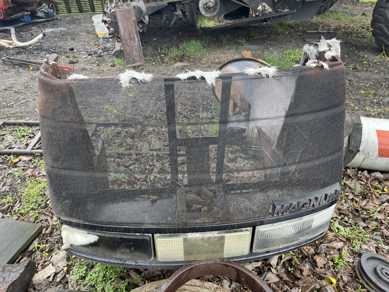 Case Magnum - grill kratka maski lampy - Rešetka za Kmetijski stroj: slika 1 Case Magnum - grill kratka maski lampy - Rešetka za Kmetijski stroj: slika 1