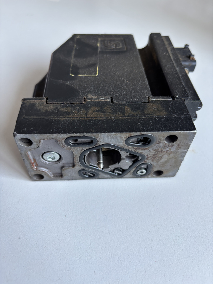 Cewka elektrozawór Danfoss 11093877 11235797 PVG32 - Električni sistem za Kmetijski stroj: slika 3 Cewka elektrozawór Danfoss 11093877 11235797 PVG32 - Električni sistem za Kmetijski stroj: slika 3