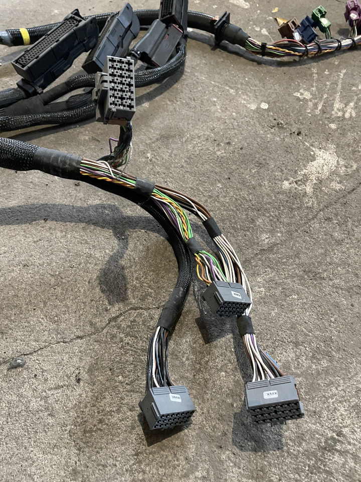 Claas Jaguar 880-830 980-930 - wiązka elektryczna kabiny 0018110206 - Kabli/ Žični kabel za Kombajn za krmo: slika 3 Claas Jaguar 880-830 980-930 - wiązka elektryczna kabiny 0018110206 - Kabli/ Žični kabel za Kombajn za krmo: slika 3