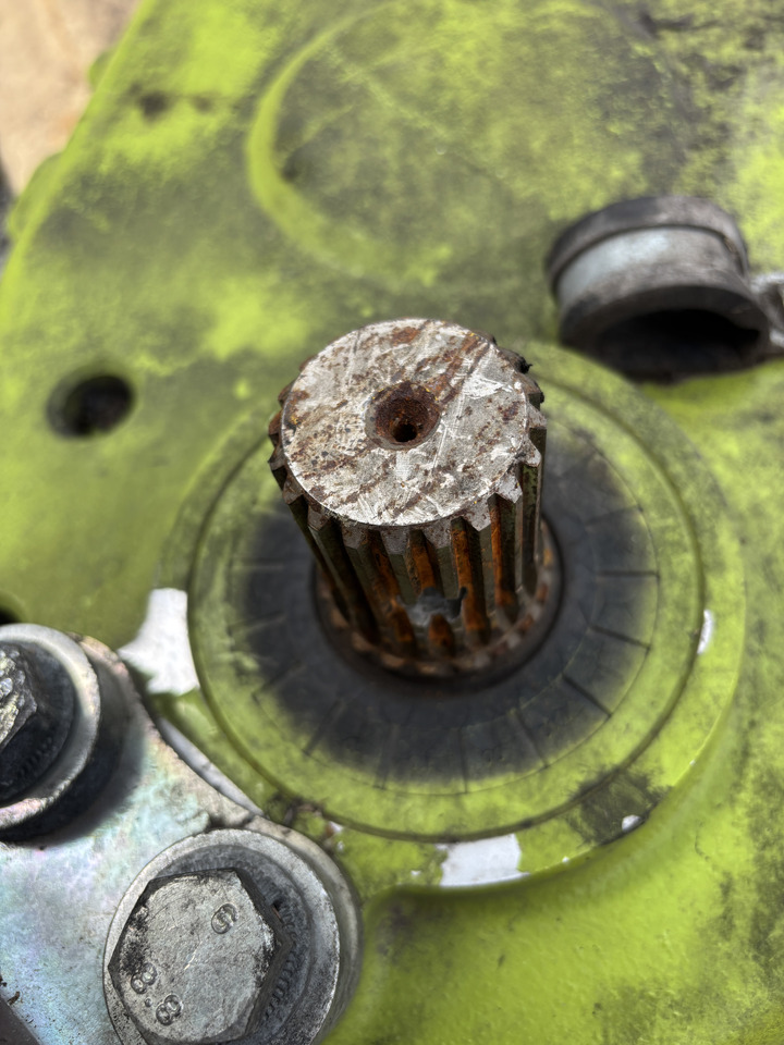 Claas Jaguar 930-970 - przekładnia rozdzielająca 0013249105 0013249106 - Menjalnik za Kmetijski stroj: slika 5 Claas Jaguar 930-970 - przekładnia rozdzielająca 0013249105 0013249106 - Menjalnik za Kmetijski stroj: slika 5