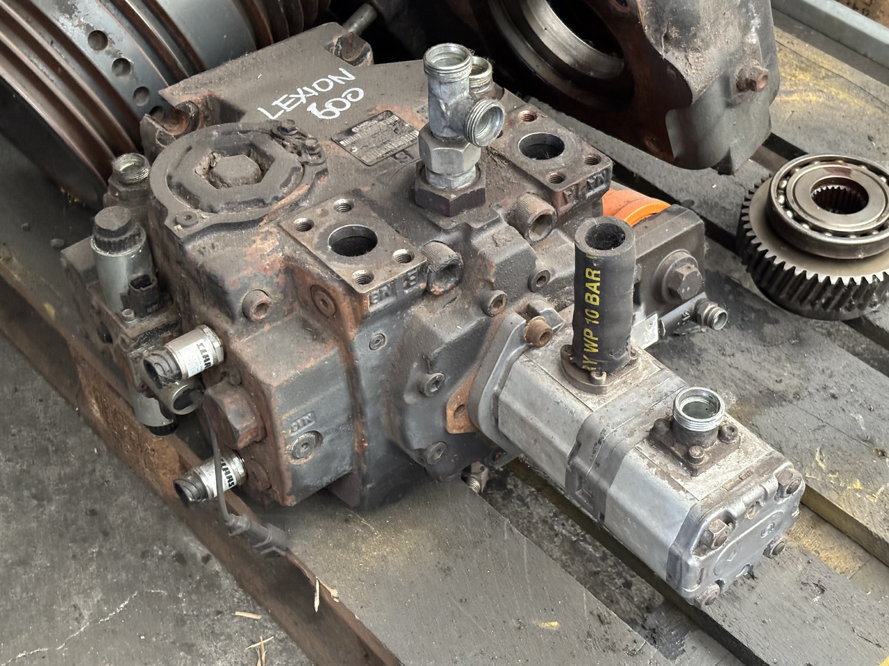 Claas Lexion 600 Pompa Hydrauliczna Hydrostat 0007719121 00 0771 912 1 - Hidravlična črpalka za Kmetijski stroj: slika 1 Claas Lexion 600 Pompa Hydrauliczna Hydrostat 0007719121 00 0771 912 1 - Hidravlična črpalka za Kmetijski stroj: slika 1