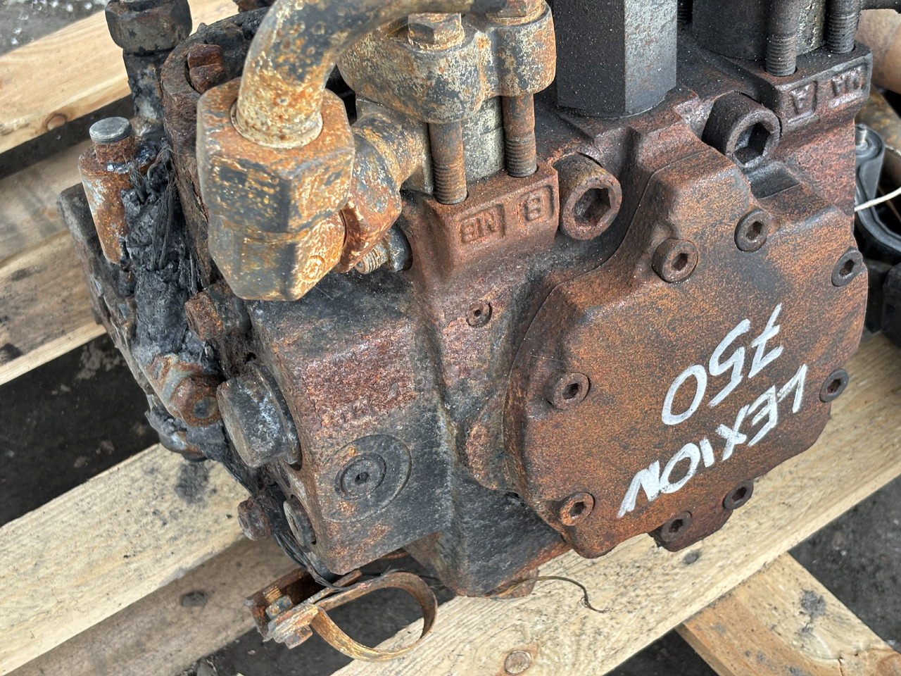 Claas Lexion 620 630 650 660 670 750 760 Pompa Hydrauliczna Hydrostat 0018024651 CZĘŚCI - Hidravlična črpalka za Kmetijski stroj: slika 1 Claas Lexion 620 630 650 660 670 750 760 Pompa Hydrauliczna Hydrostat 0018024651 CZĘŚCI - Hidravlična črpalka za Kmetijski stroj: slika 1