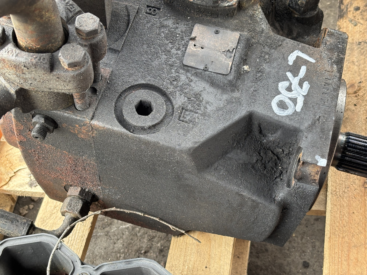 Claas Lexion 620 630 650 660 670 750 760 Pompa Hydrauliczna Hydrostat 0018024651 CZĘŚCI - Hidravlična črpalka za Kmetijski stroj: slika 4 Claas Lexion 620 630 650 660 670 750 760 Pompa Hydrauliczna Hydrostat 0018024651 CZĘŚCI - Hidravlična črpalka za Kmetijski stroj: slika 4