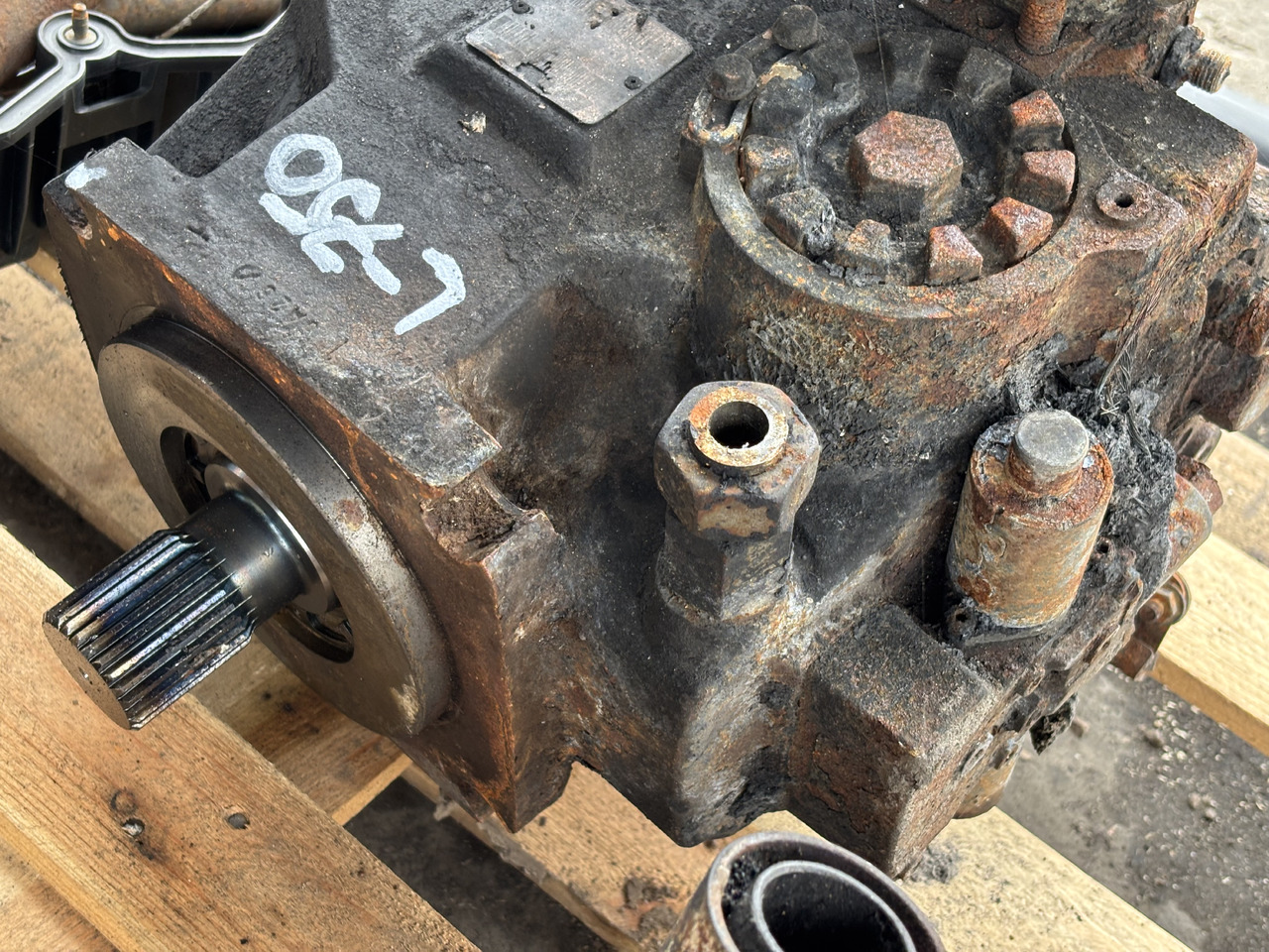 Claas Lexion 620 630 650 660 670 750 760 Pompa Hydrauliczna Hydrostat 0018024651 CZĘŚCI - Hidravlična črpalka za Kmetijski stroj: slika 2 Claas Lexion 620 630 650 660 670 750 760 Pompa Hydrauliczna Hydrostat 0018024651 CZĘŚCI - Hidravlična črpalka za Kmetijski stroj: slika 2