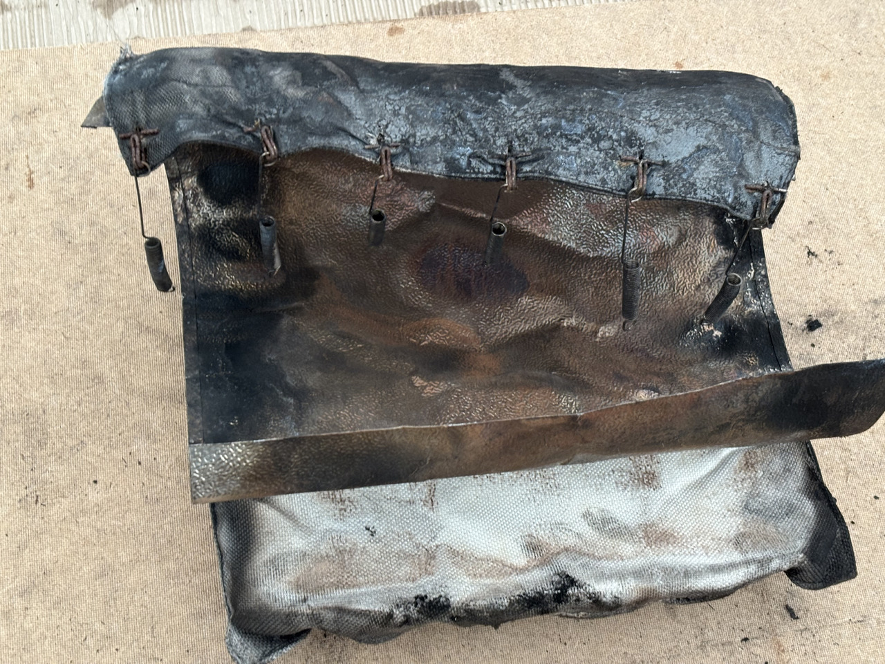 Claas Lexion 780 Obudowa Osłona Fartuch Maska - Motor in deli za Kmetijski stroj: slika 1 Claas Lexion 780 Obudowa Osłona Fartuch Maska - Motor in deli za Kmetijski stroj: slika 1