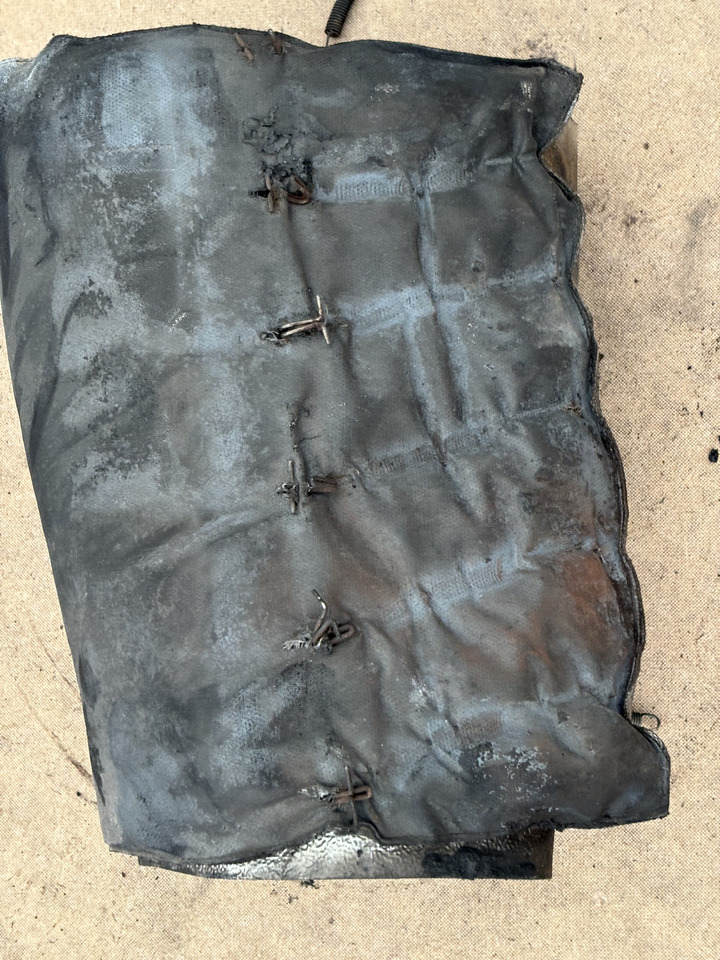 Claas Lexion 780 Obudowa Osłona Fartuch Maska - Motor in deli za Kmetijski stroj: slika 3 Claas Lexion 780 Obudowa Osłona Fartuch Maska - Motor in deli za Kmetijski stroj: slika 3