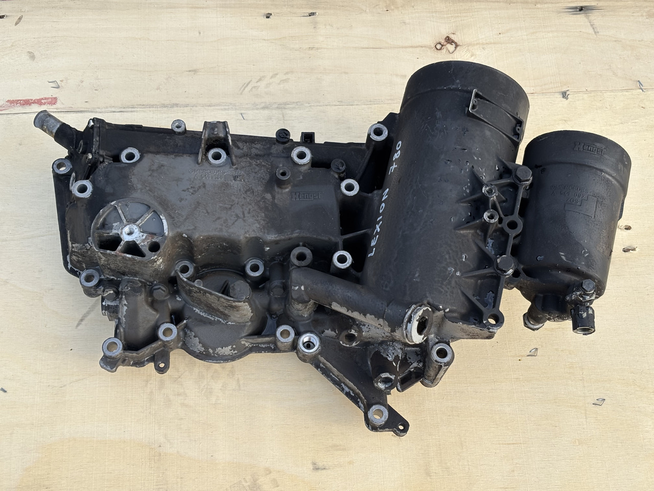 Claas Lexion 780 Obudowa, chłodnica oleju, Obudowa filtra paliwa A541188 A541092 - Hladilnik olja za Kmetijski stroj: slika 1 Claas Lexion 780 Obudowa, chłodnica oleju, Obudowa filtra paliwa A541188 A541092 - Hladilnik olja za Kmetijski stroj: slika 1