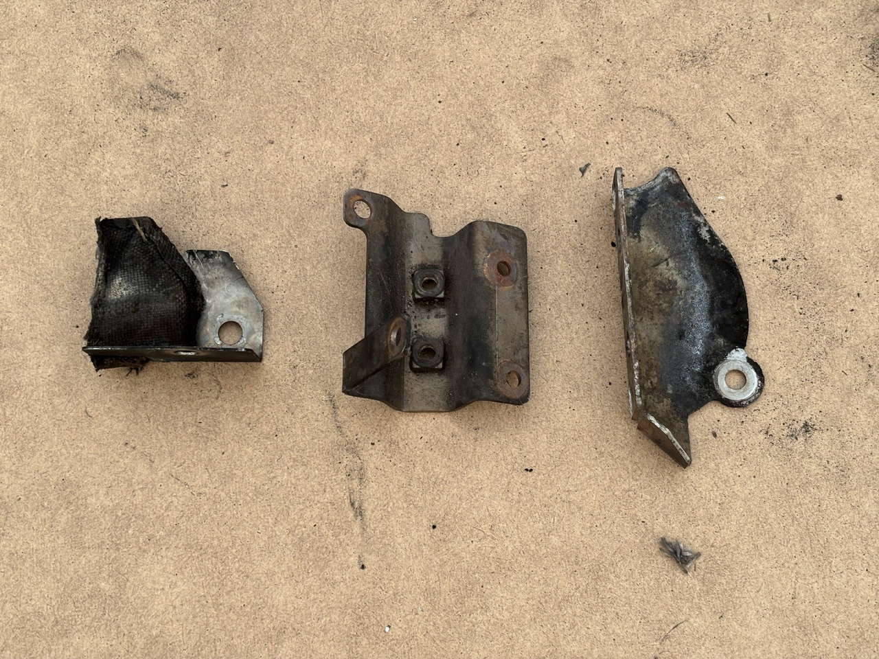 Claas Lexion 780 Ogranicznik Osłona Obudowa silnika 0007812160 0007812120 - Motor in deli za Kmetijski stroj: slika 1 Claas Lexion 780 Ogranicznik Osłona Obudowa silnika 0007812160 0007812120 - Motor in deli za Kmetijski stroj: slika 1