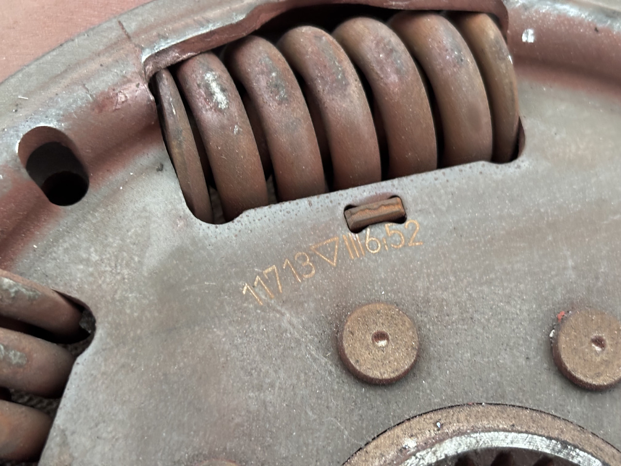 Claas Lexion 780 TŁUMIK DRGAŃ SKRĘTNYCH 0006647120 00 0664 712 0 - Motor in deli za Kombajn harvester: slika 2 Claas Lexion 780 TŁUMIK DRGAŃ SKRĘTNYCH 0006647120 00 0664 712 0 - Motor in deli za Kombajn harvester: slika 2