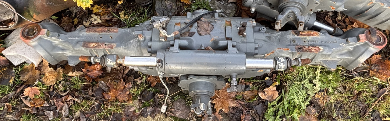 Claas Scorpion 635 Centralna Środkowa Obudowa Osi Przedniej 0019242110 00 1924 211 0 - Sprednja os za Traktor: slika 1 Claas Scorpion 635 Centralna Środkowa Obudowa Osi Przedniej 0019242110 00 1924 211 0 - Sprednja os za Traktor: slika 1