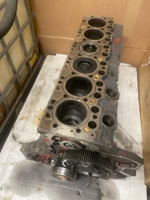 Deutz TCD 2013 l06 short block części - Motor in deli za Kmetijski stroj: slika 3 Deutz TCD 2013 l06 short block części - Motor in deli za Kmetijski stroj: slika 3