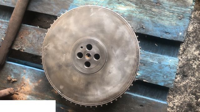 Deutz TCD 6.1 L6 - Koło Pasowe Wału Korbowego - Motor in deli za Kmetijski stroj: slika 1 Deutz TCD 6.1 L6 - Koło Pasowe Wału Korbowego - Motor in deli za Kmetijski stroj: slika 1