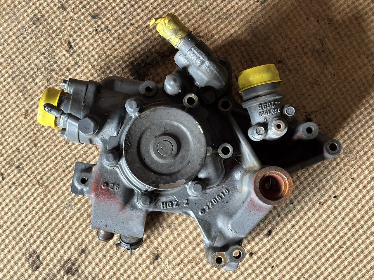 Deutz TD2011 D2011 D2011L04W Pompa Chłodnicy Płynu Chłodzącego 04102566RY 04102566 - Vodna črpalka: slika 1 Deutz TD2011 D2011 D2011L04W Pompa Chłodnicy Płynu Chłodzącego 04102566RY 04102566 - Vodna črpalka: slika 1