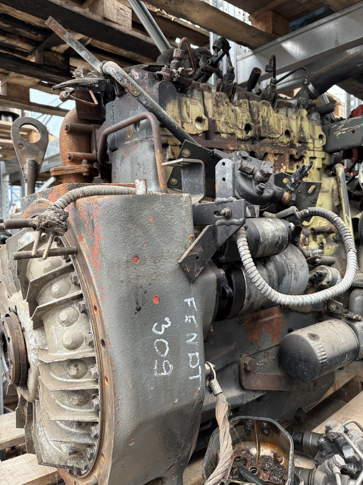 Fendt 309 Deutz TD226-B4 MWM Silnik Blok Pokrywa Obudowa Koło Zamachowe Miska Olejowa CZĘŚCI - Vztrajnik za Kmetijski stroj: slika 2 Fendt 309 Deutz TD226-B4 MWM Silnik Blok Pokrywa Obudowa Koło Zamachowe Miska Olejowa CZĘŚCI - Vztrajnik za Kmetijski stroj: slika 2