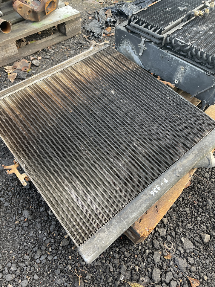 Fendt 936 - chłodnica H716201050100 - Hladilnik motorja za Kmetijski stroj: slika 1 Fendt 936 - chłodnica H716201050100 - Hladilnik motorja za Kmetijski stroj: slika 1