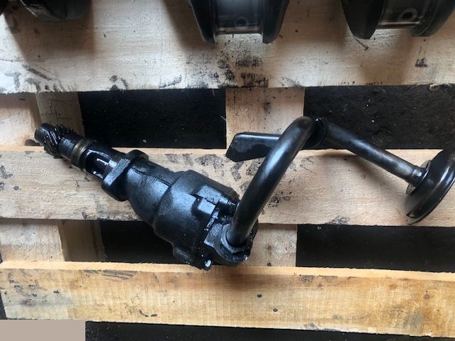 Ford t2 703f 6015 aaa Pompa Oleju Silnika - Oljna črpalka za Kmetijski stroj: slika 1 Ford t2 703f 6015 aaa Pompa Oleju Silnika - Oljna črpalka za Kmetijski stroj: slika 1