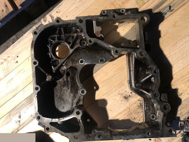 Iveco F4CE04 - Obudowa Rozrządu - Motor in deli za Kmetijski stroj: slika 2 Iveco F4CE04 - Obudowa Rozrządu - Motor in deli za Kmetijski stroj: slika 2
